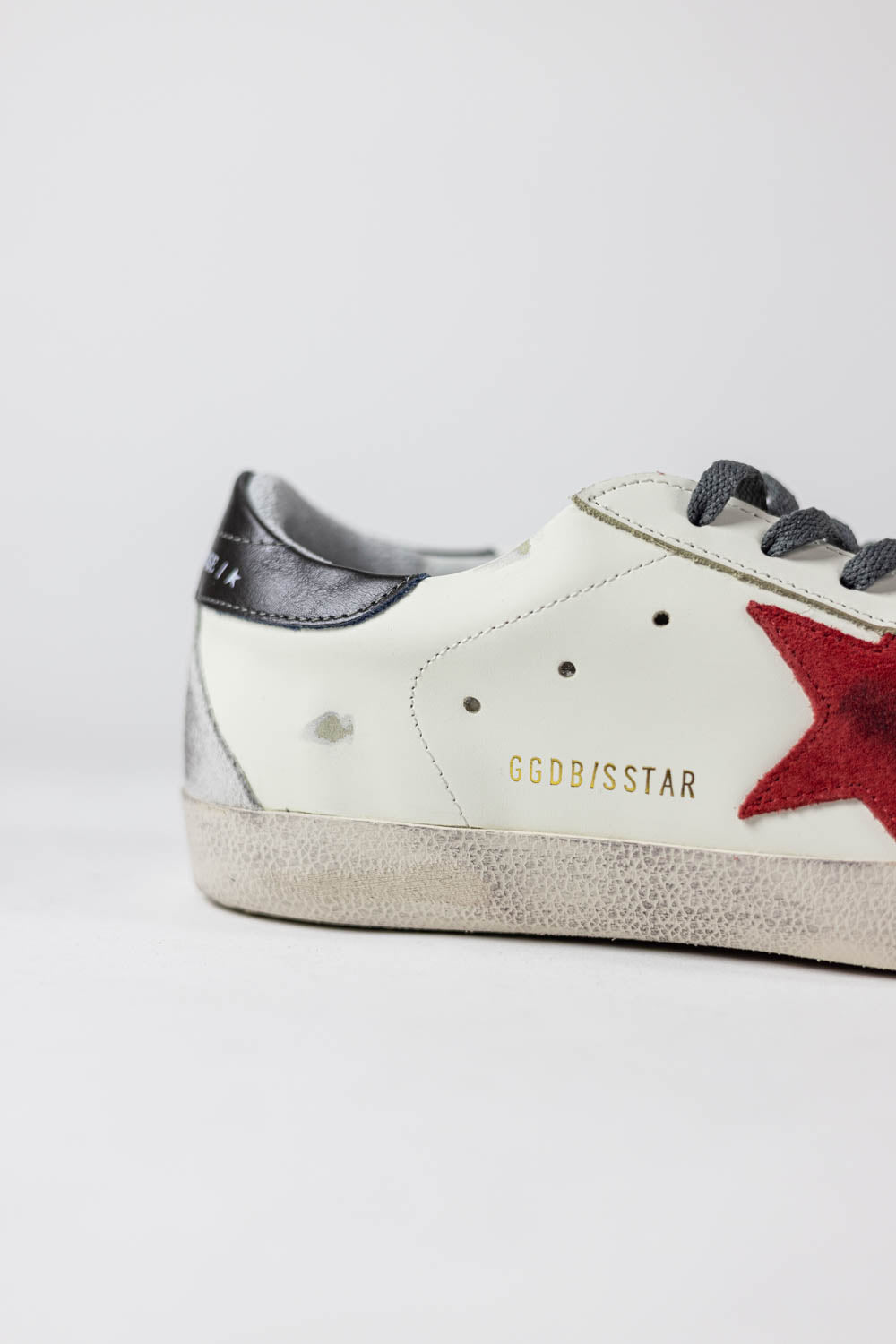 Golden Goose Super-Star Red suede star