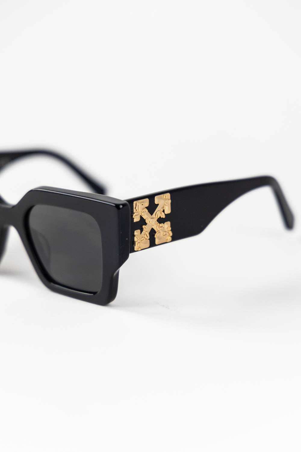OFF-WHITE Catalina Sunglasses Black / Gold