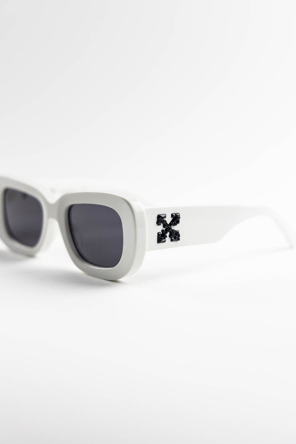 Off-White Carrara 50MM Oval Sunglasses White