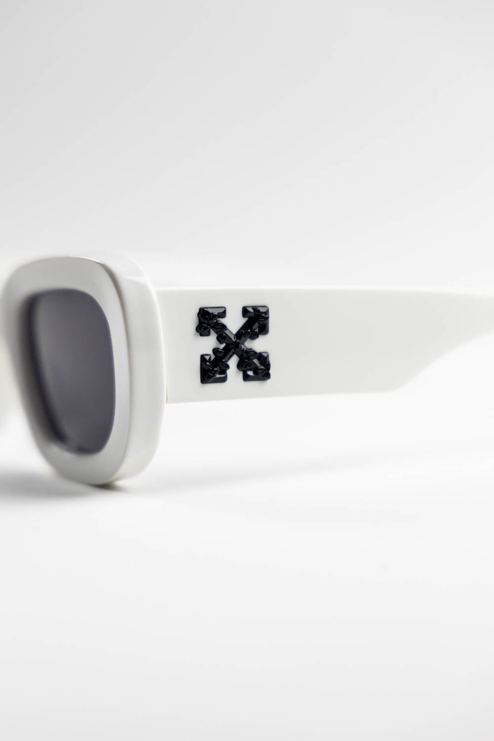Off-White Carrara 50MM Oval Sunglasses White