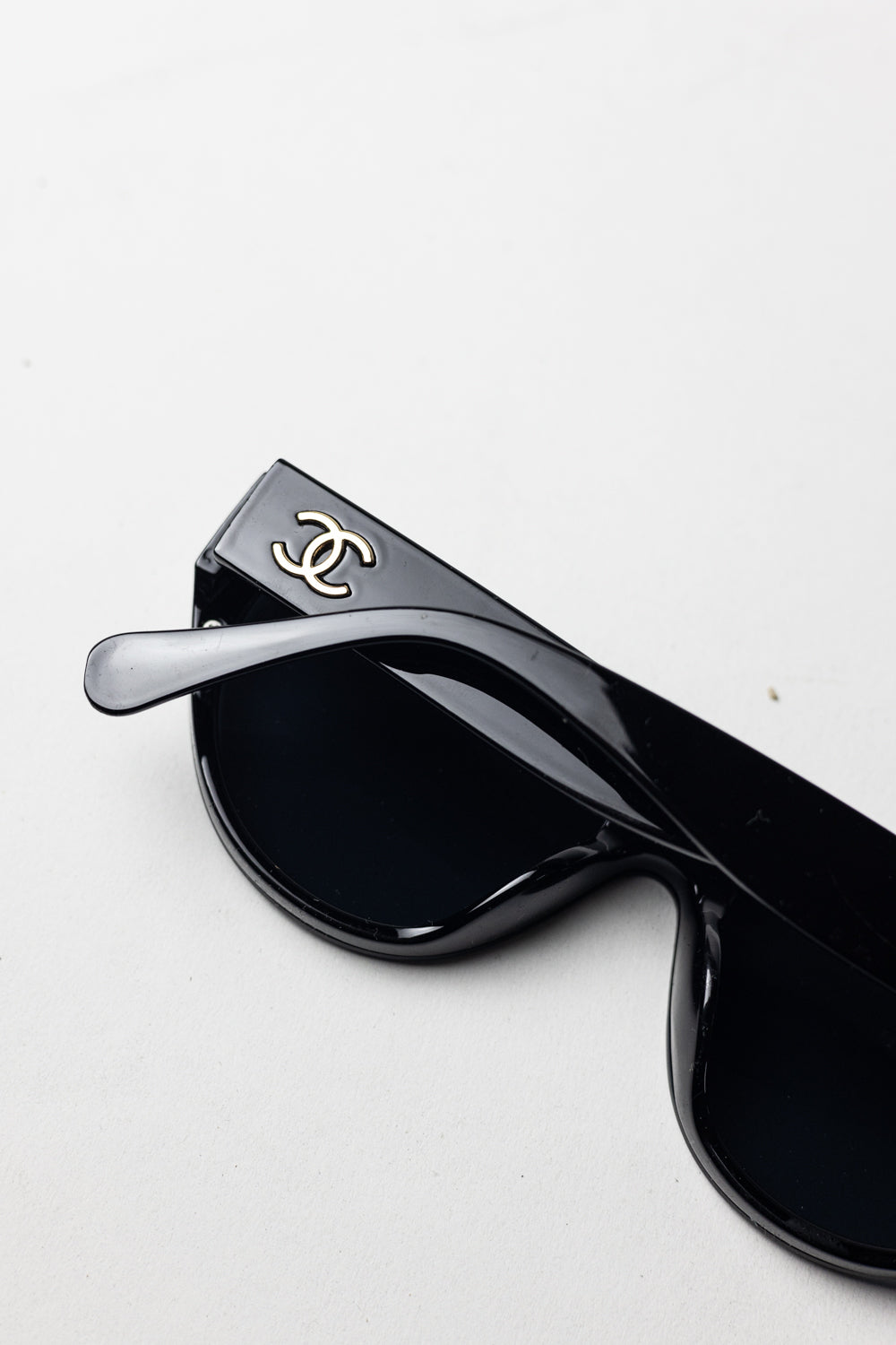 Chanel Retro Cat Eye Sunglasses Black