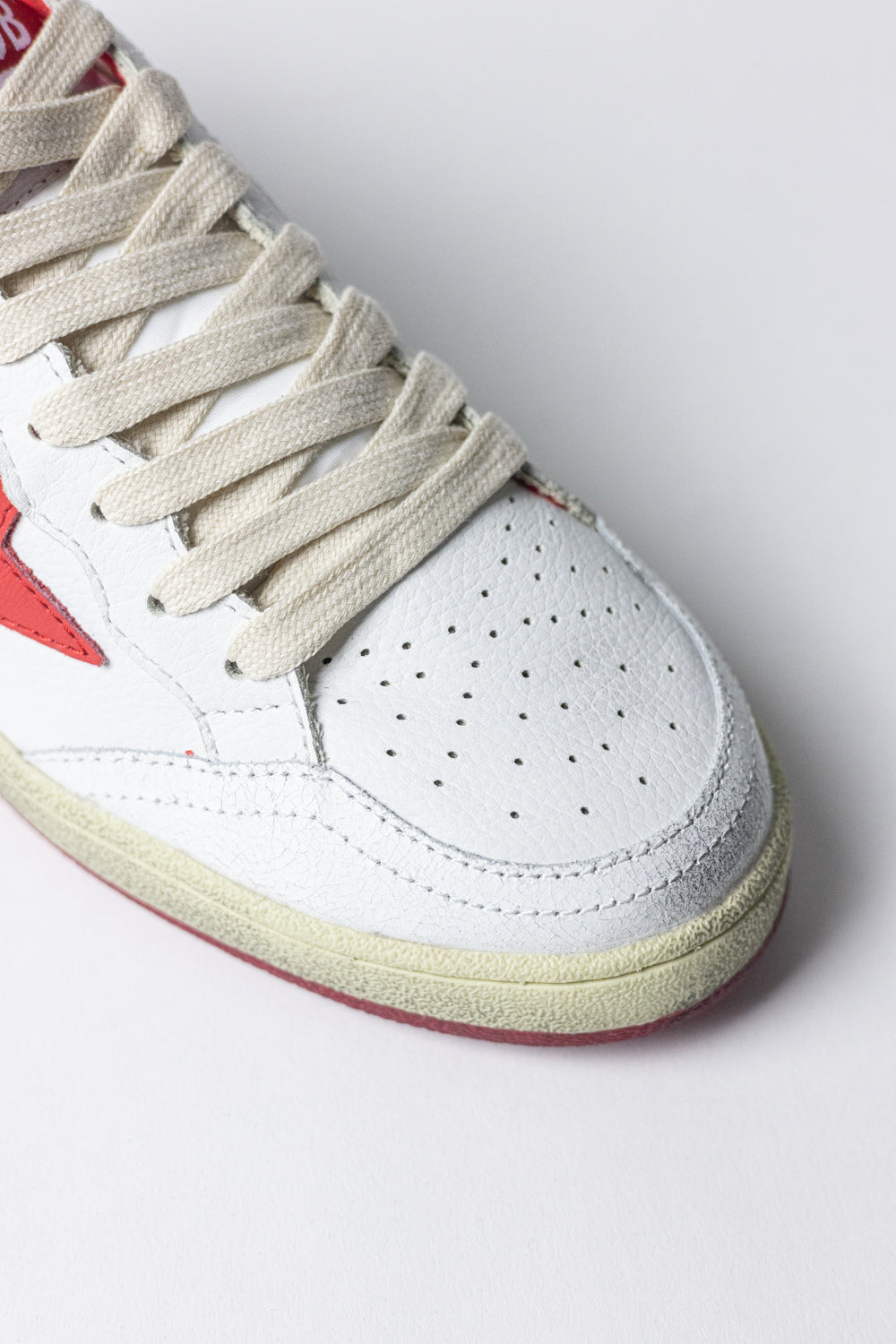Golden Goose white leather Ball-Star shoe with star and red heel