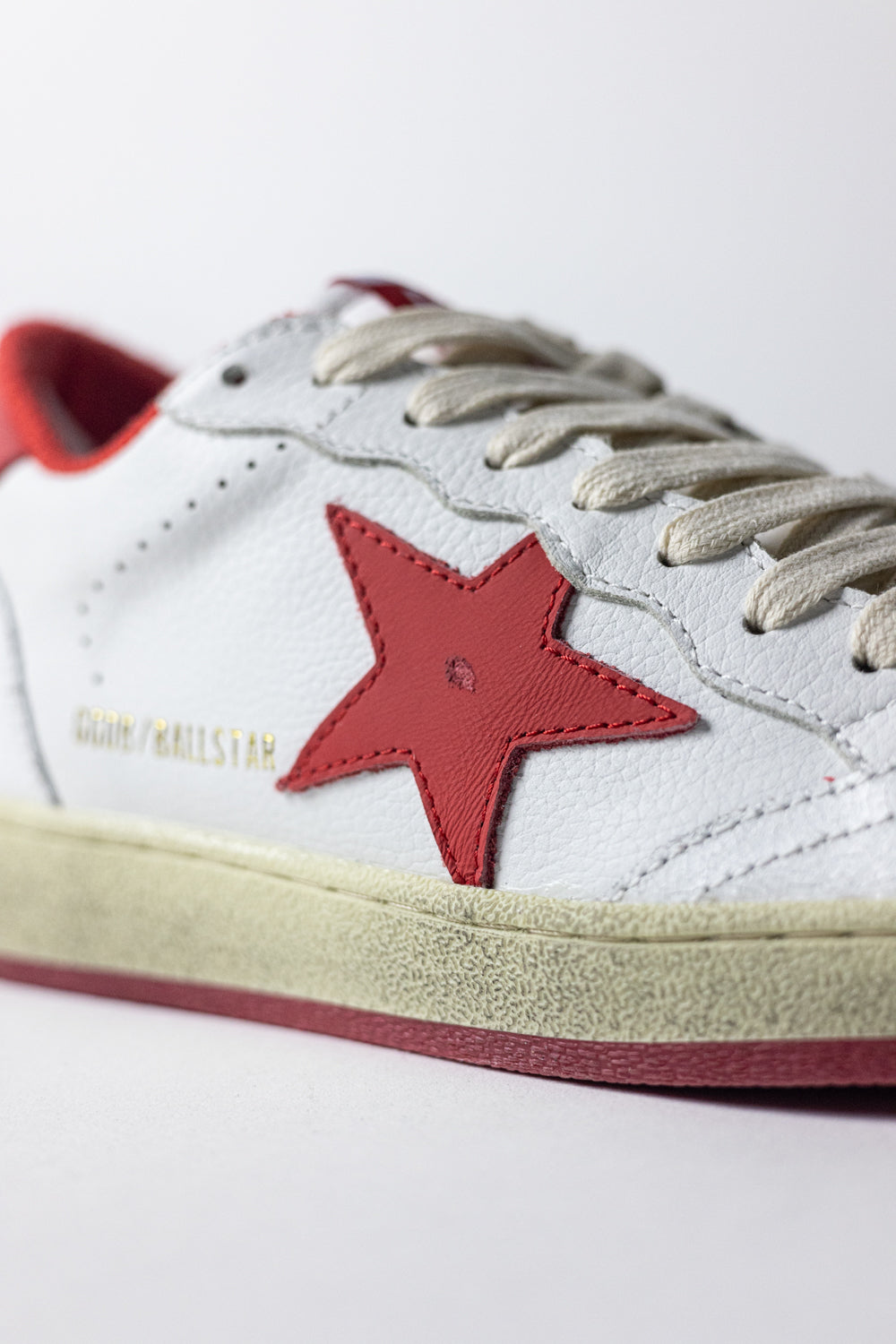 Golden Goose white leather Ball-Star shoe with star and red heel