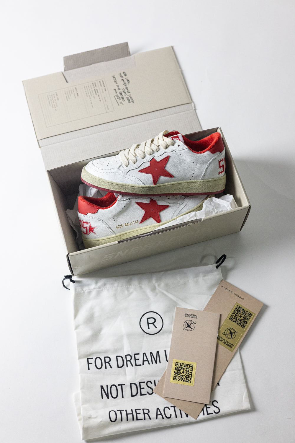 Golden Goose white leather Ball-Star shoe with star and red heel
