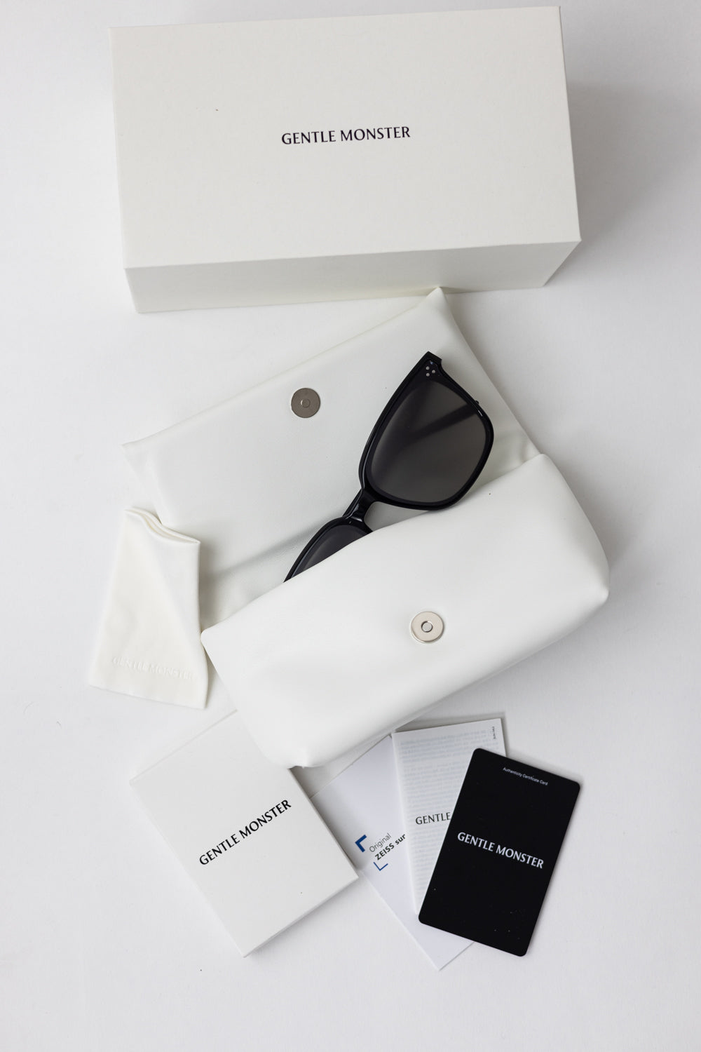 Gentle Monster Lo Lou 01 Sunglasses Black