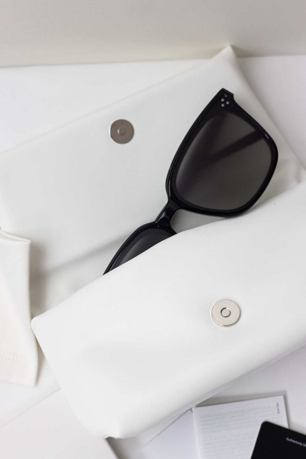 Gentle Monster Lo Lou 01 Sunglasses Black