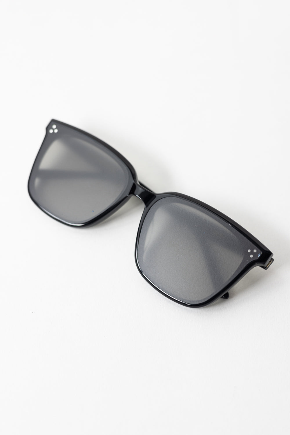 Gentle Monster Lo Lou 01 Sunglasses Black