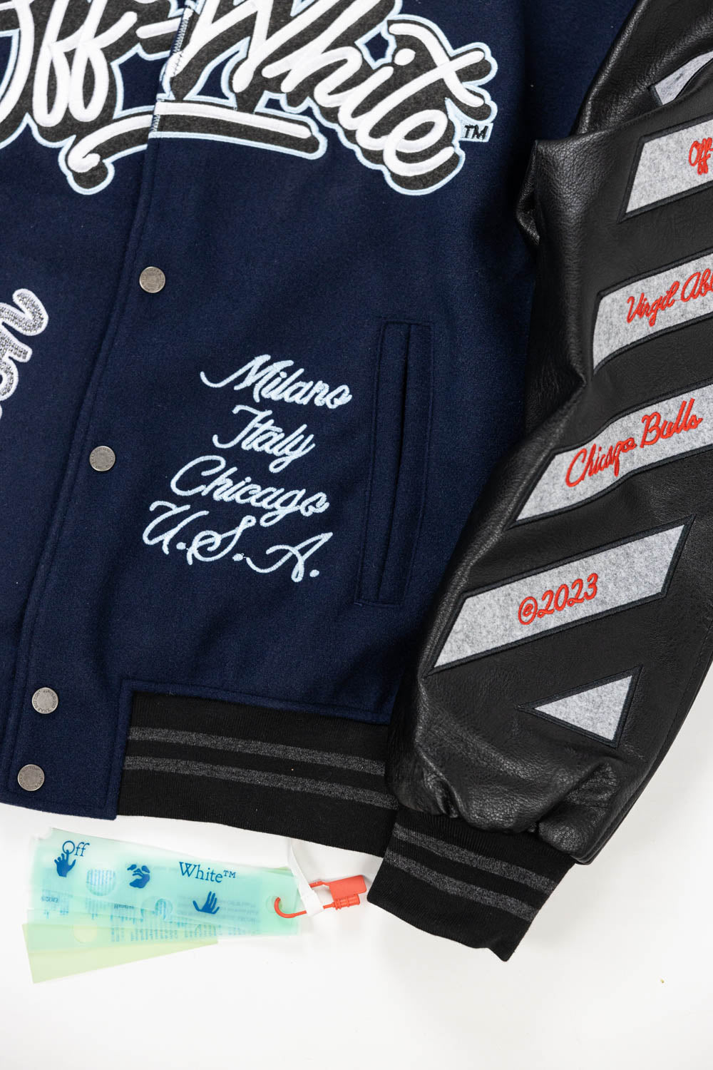 Off-White c/o Chicago Bulls Blue Varsity in black