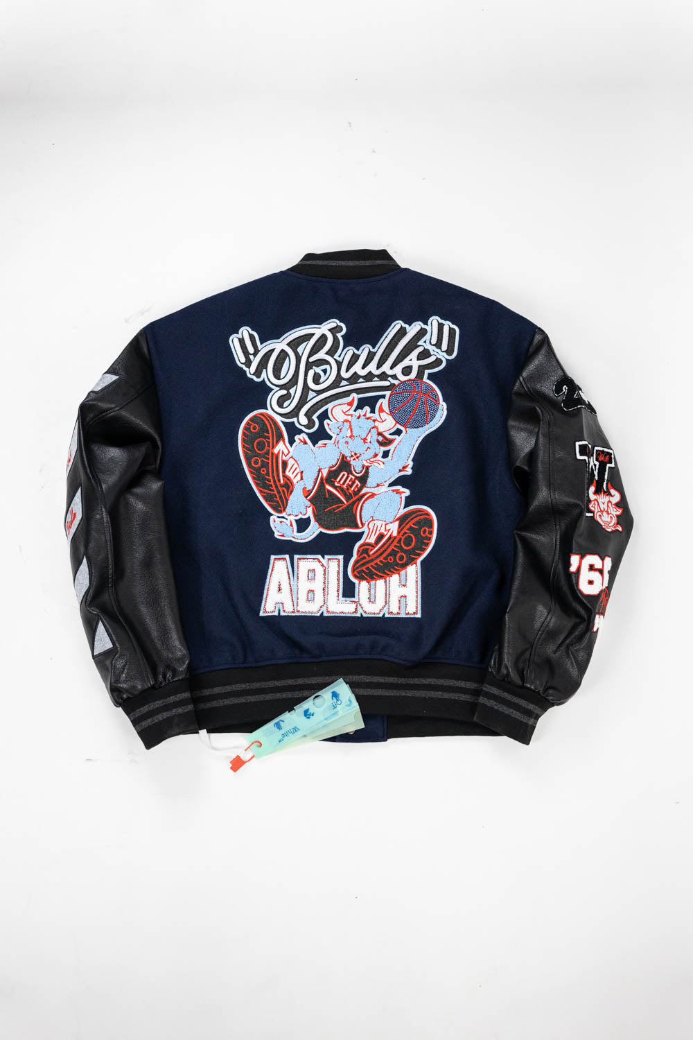 Off-White c/o Chicago Bulls Blue Varsity in black