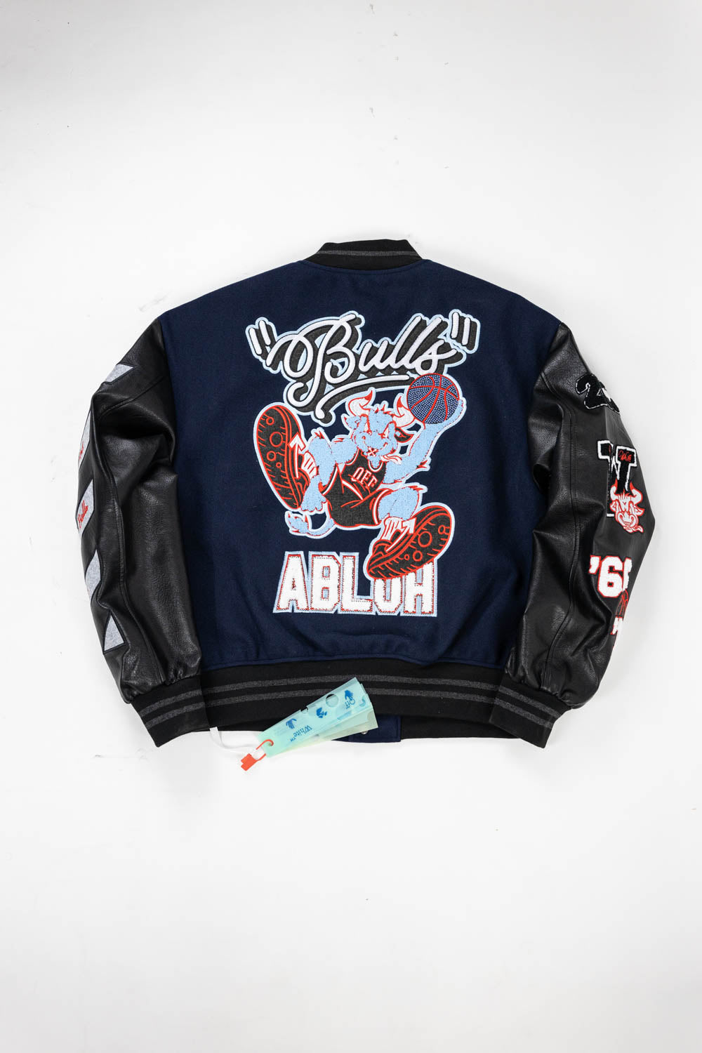 Off-White c/o Chicago Bulls Blue Varsity in black