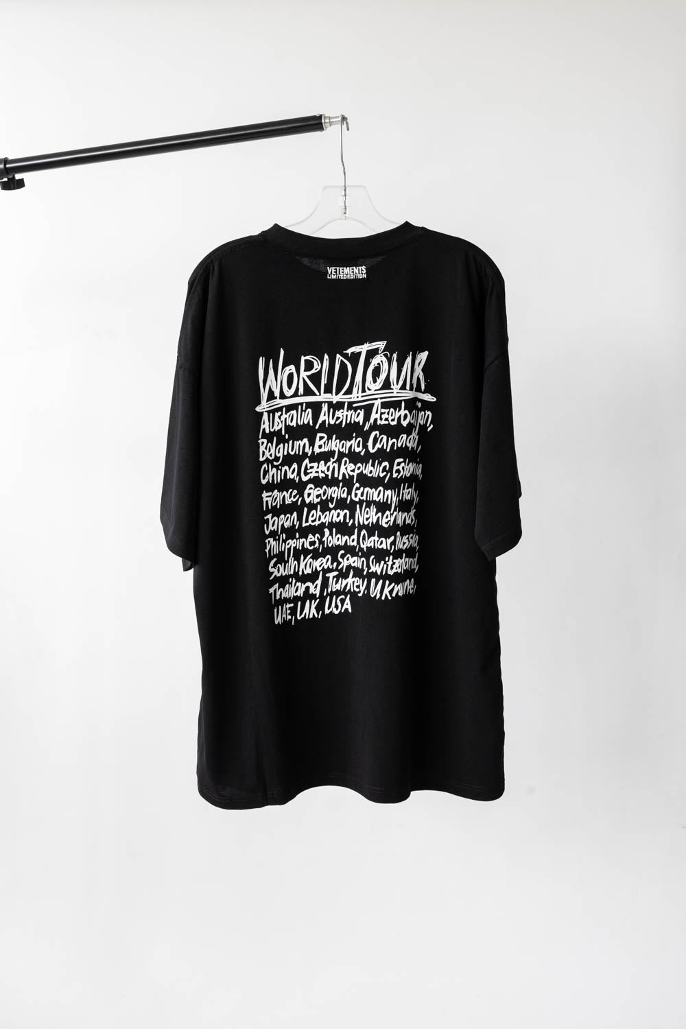 VETEMENTS World Tour cotton T-shirt