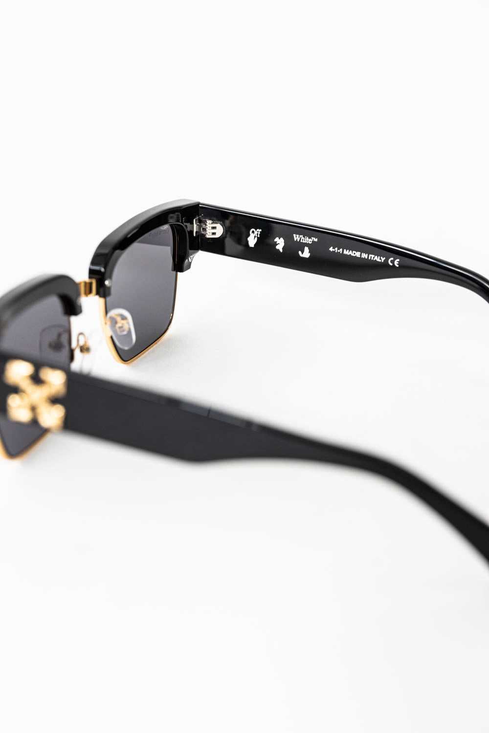 OFF-WHITE Washintong Sunglasses Black/Gold