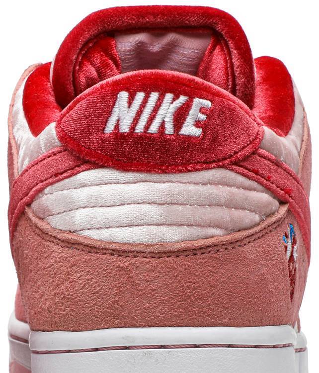 StrangeLove x Dunk Low SB 'Valentine's Day'