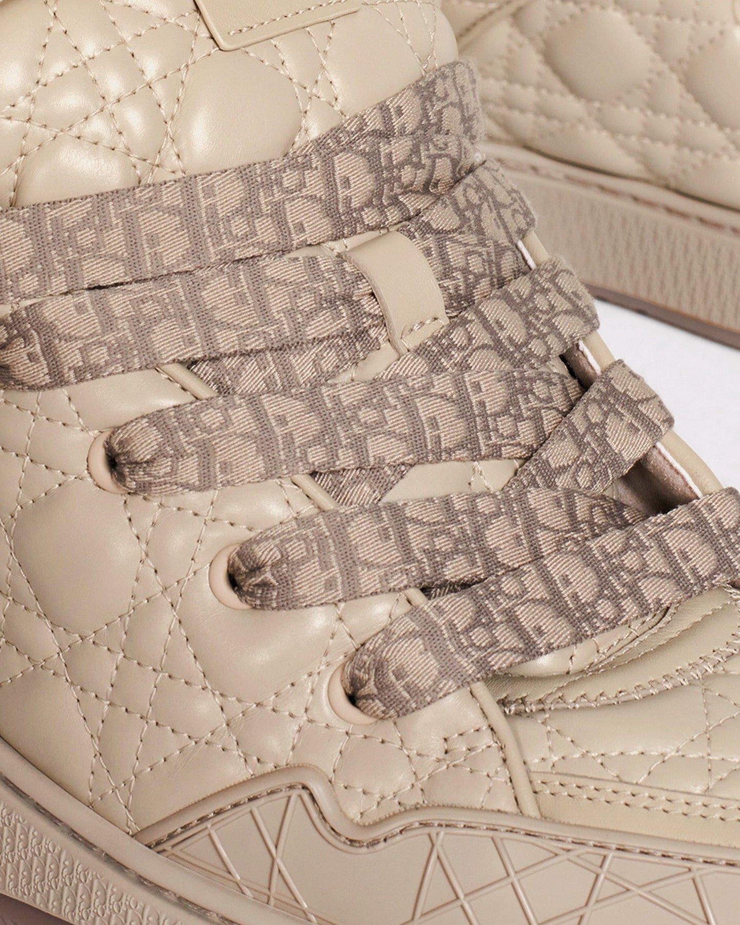 Dior B9S Skater
Beige