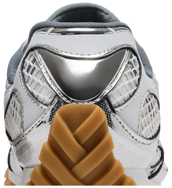 Bottega Veneta Orbit
Silver White