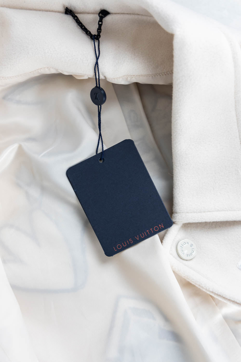 Louis Vuitton MULTI-PATCHES MIXED LEATHER VARSITY BLOUSON Sz52, 男裝,  外套及戶外衣服- Carousell