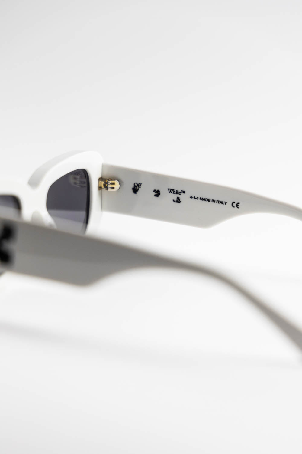 Off-White Carrara 50MM Oval Sunglasses White